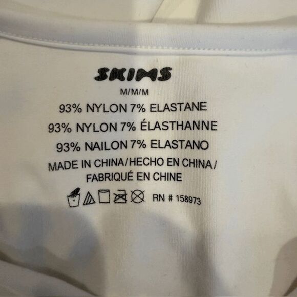 SKIMS Soft Smoothing Fits Everybody White Crew Neck Short Sleeve Tee Size Medium - Picture 4 of 7